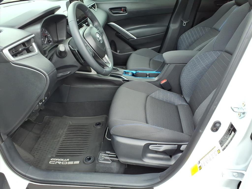 2025 Toyota Corolla Cross Hybrid SE