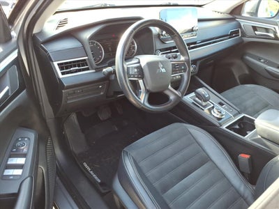 2022 Mitsubishi Outlander SE