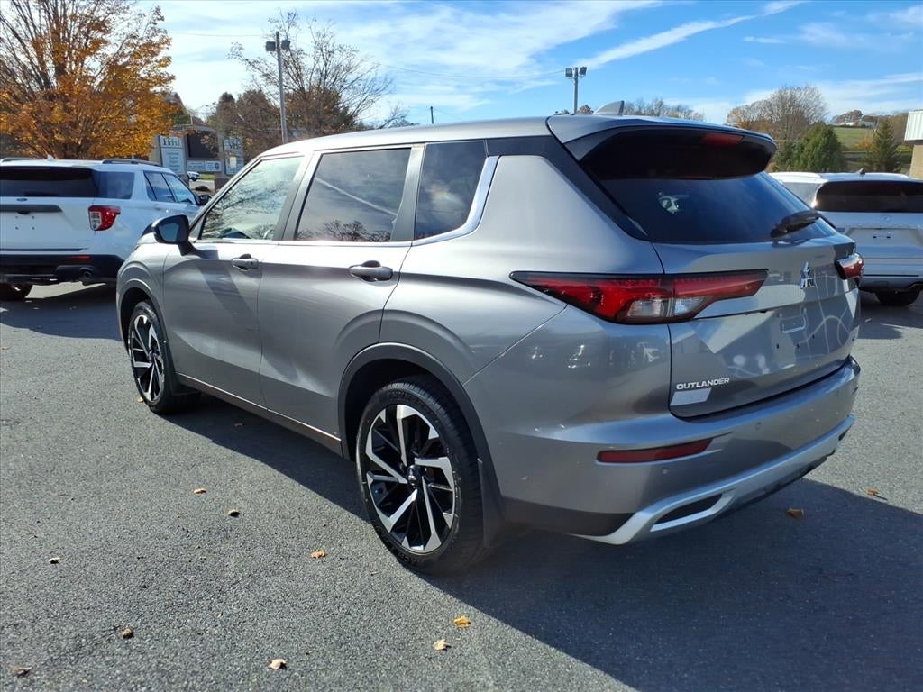 2022 Mitsubishi Outlander SE