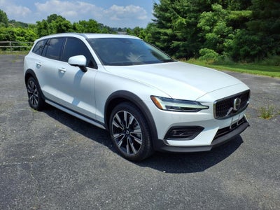 2023 Volvo V60 Cross Country B5 Ultimate