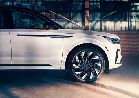 The wheels of the available Jet Appearance Package are highlighted. | Empire Lincoln in Abingdon VA